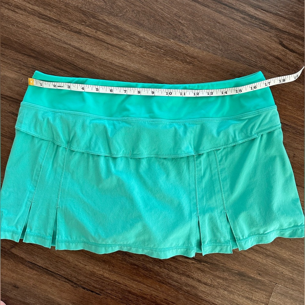 Vintage Lululemon Run Speed Skirt in Lagoon. Size 10 - Picture 15 of 16